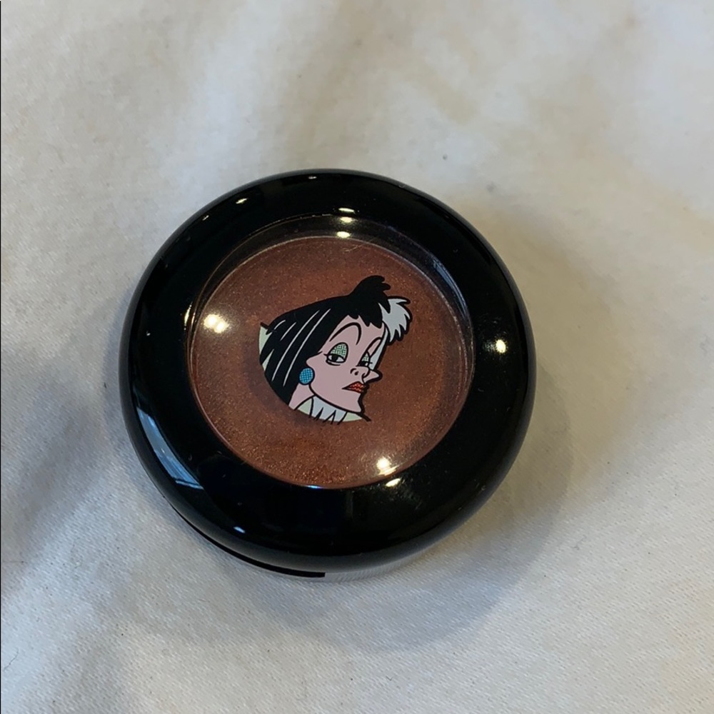 MAC Ltd Edition Venomous Villain Cruella Deville